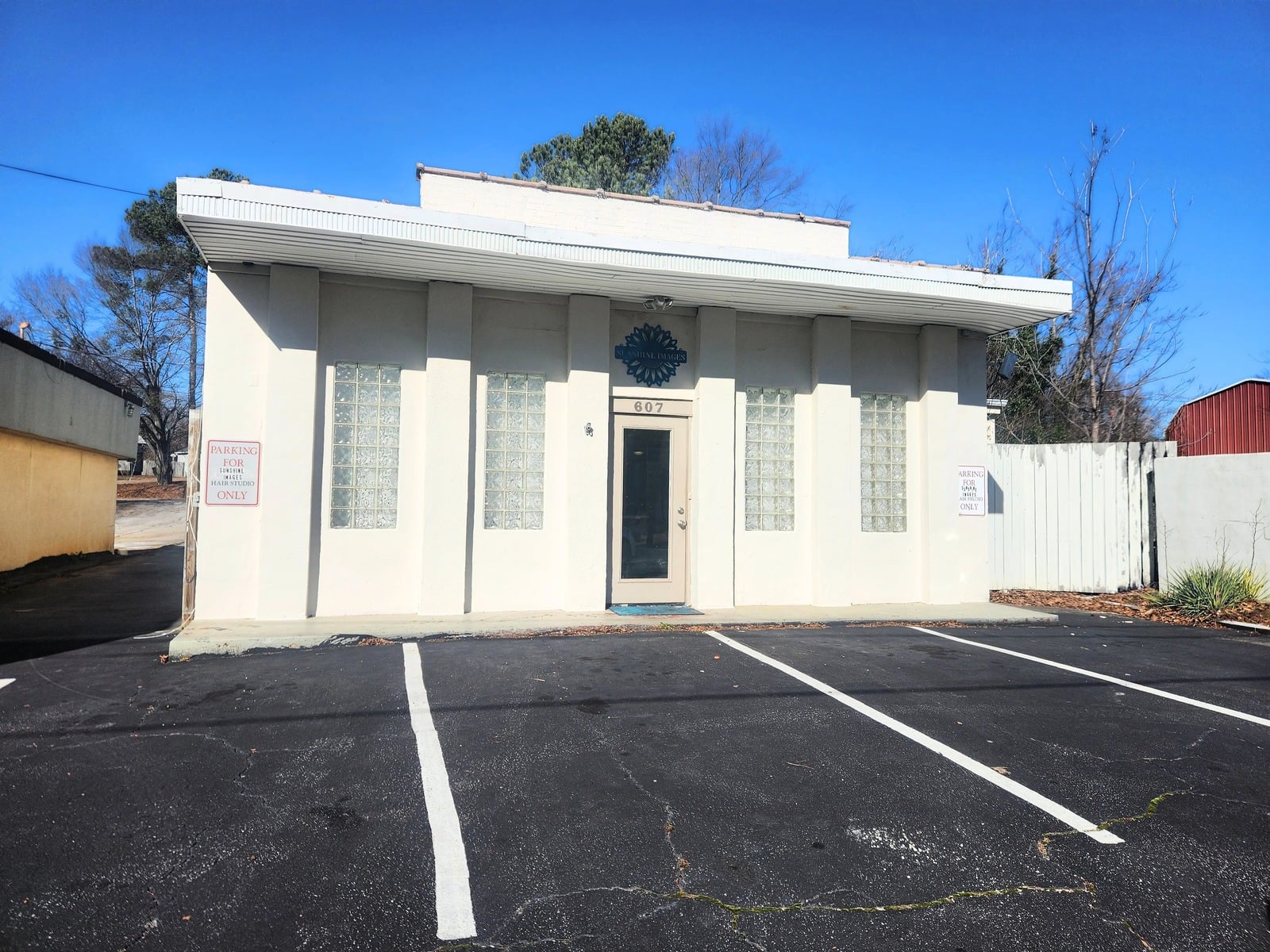 Front exterior of the recently sold property at 607 E. Lee Road in Taylors